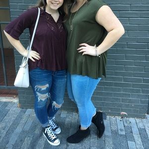 Cute burgundy 3/4 shirt